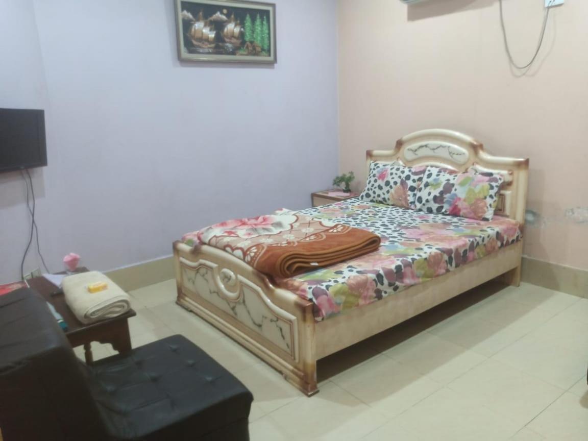 Palm Valley Hotel Sukkur 외부 사진