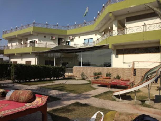 Palm Valley Hotel Sukkur 외부 사진